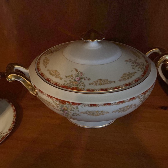 china dinner ware Gold trim n flowered pattern BREAKABLE ONLY LOCAL DELIVERY!!! - Picture 2 of 16